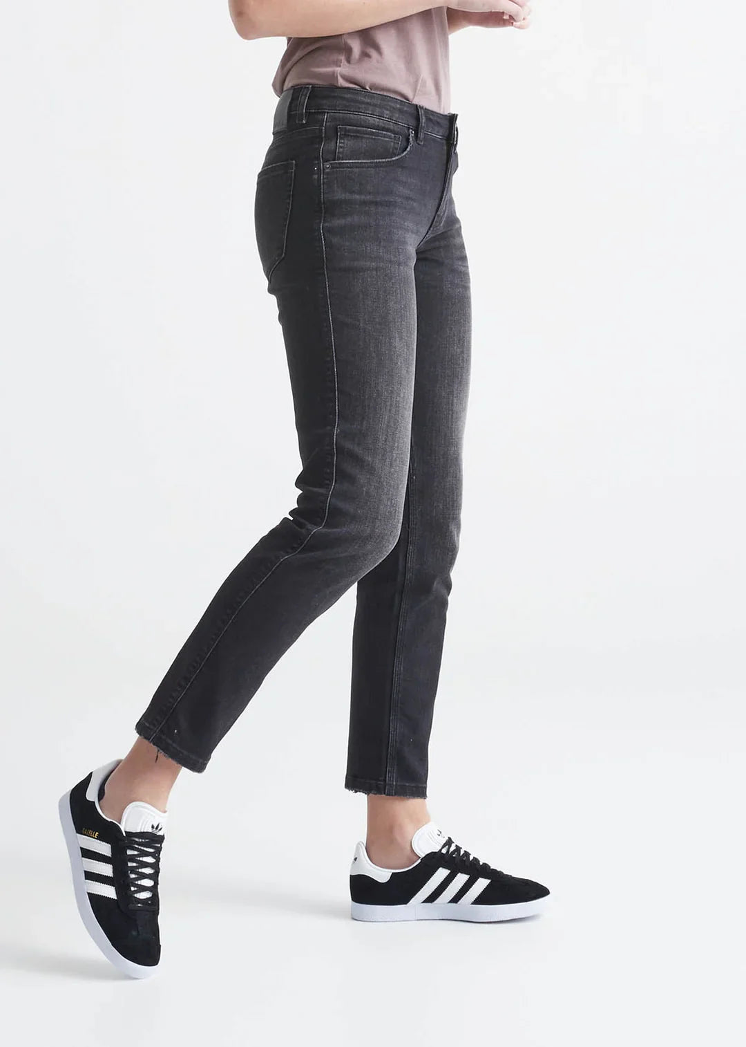 womens relaxed fit vintage black stretch jeans side